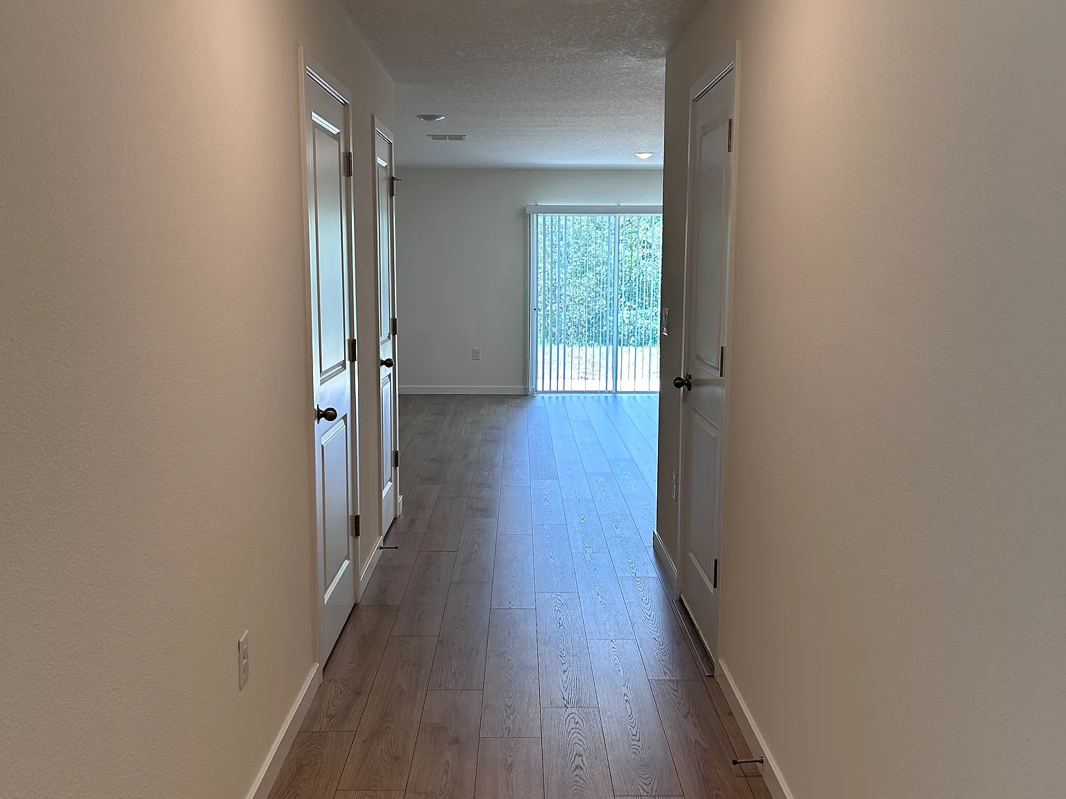 3 bed, 1464 sqft, $2,100 — Photo 4
