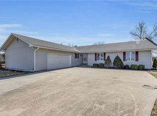 2552 Stafford Rd, Ottawa, KS 66067