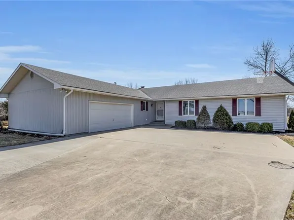 2552 Stafford Rd, Ottawa, KS 66067