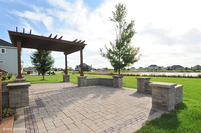 2nd image of 15702 Brookshore Dr