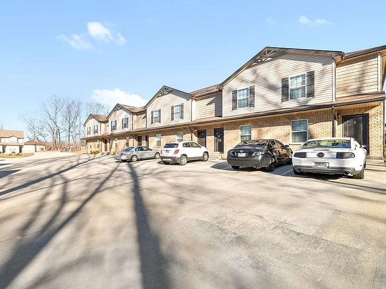 Smithson Ln - 235 (x8) — Photo 3