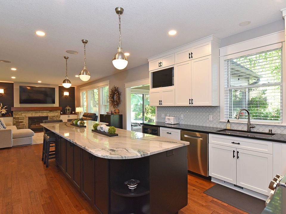 1st image of 2847 Edgewater Cir