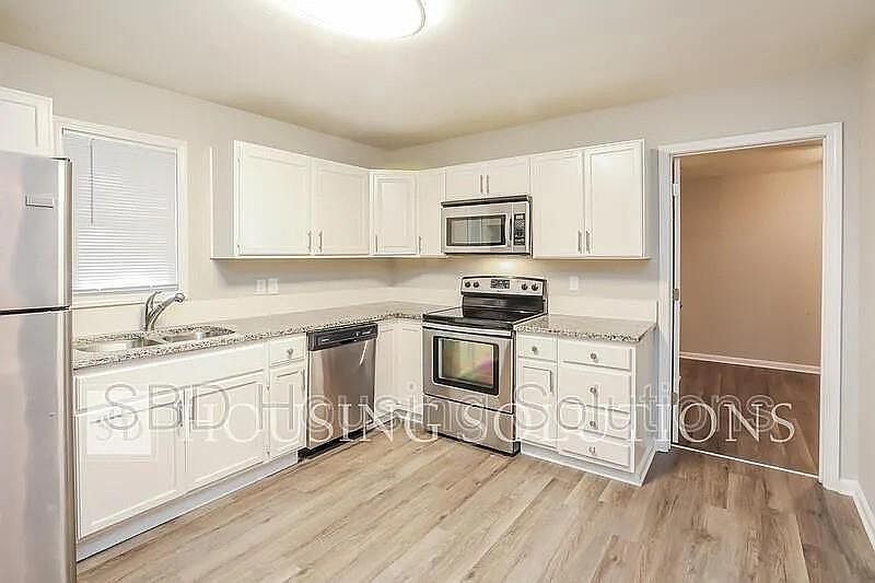 2nd image of 1904 N Kendall Rd