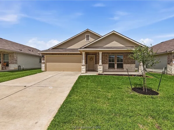 2024 Chief St, Bryan, TX 77807