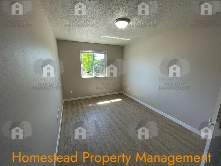 351 N Broad St #1-4 — Photo 12