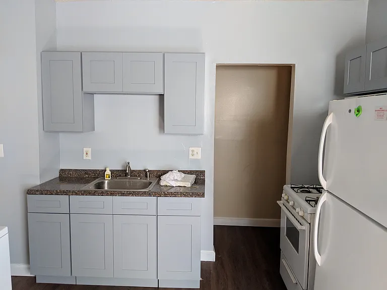 185 Lenox Ave — Photo 7