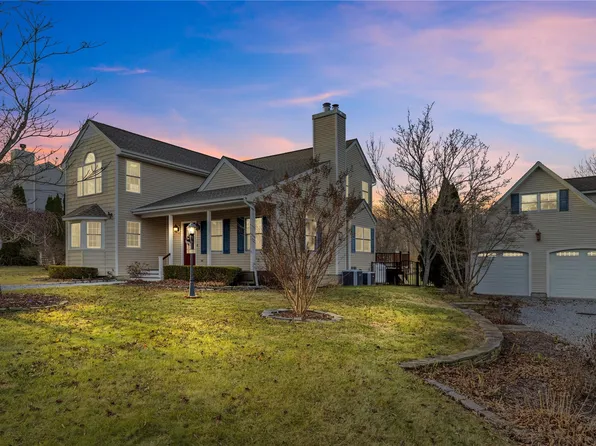110 Peconic Bay Boulevard, Aquebogue, NY 11931