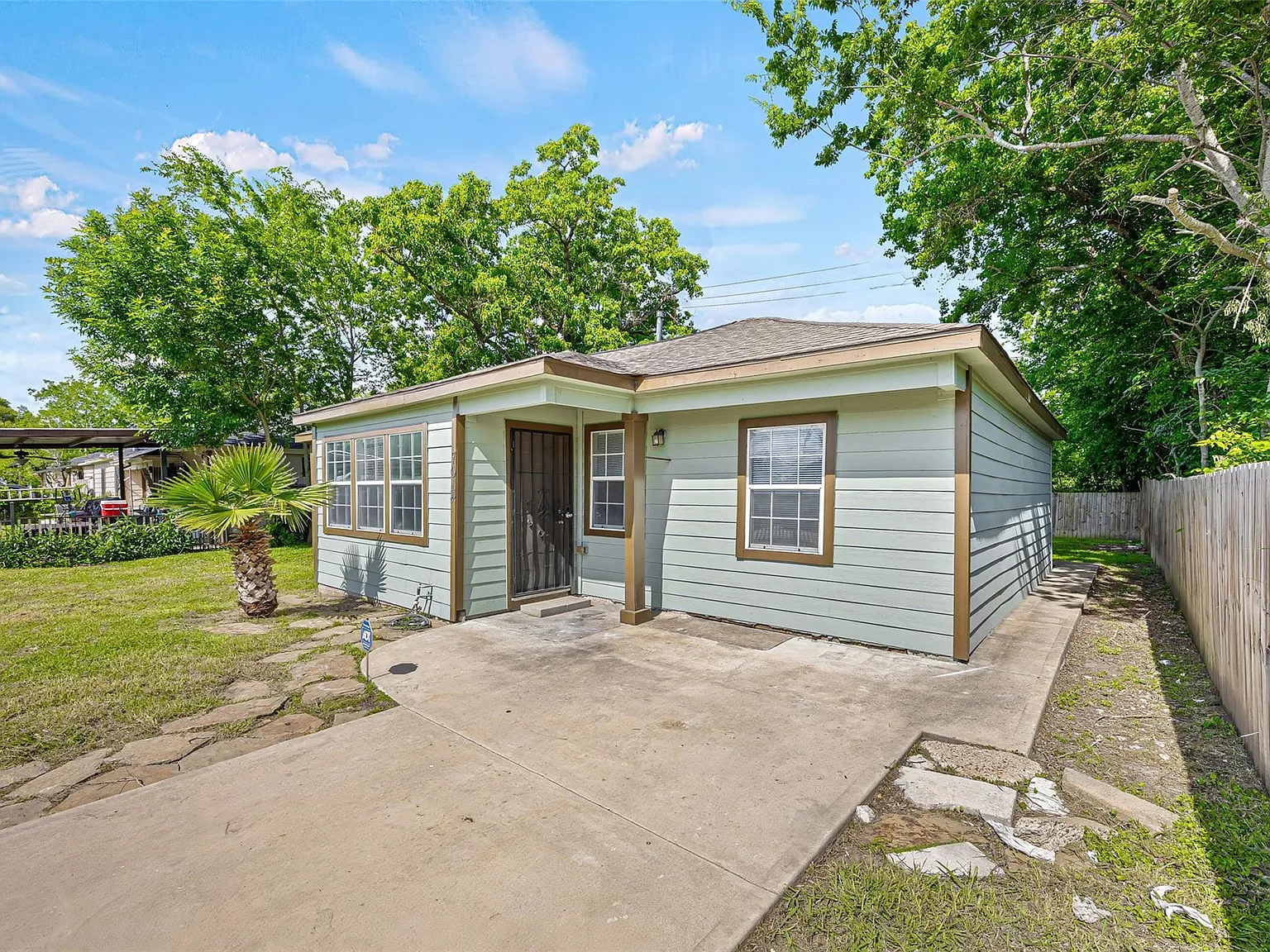 3 bed, 1.0 bath, 1070 sqft, $1,550 — Photo 4