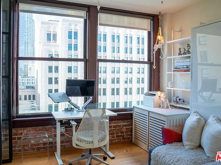 460 S Spring St #903 — Photo 22