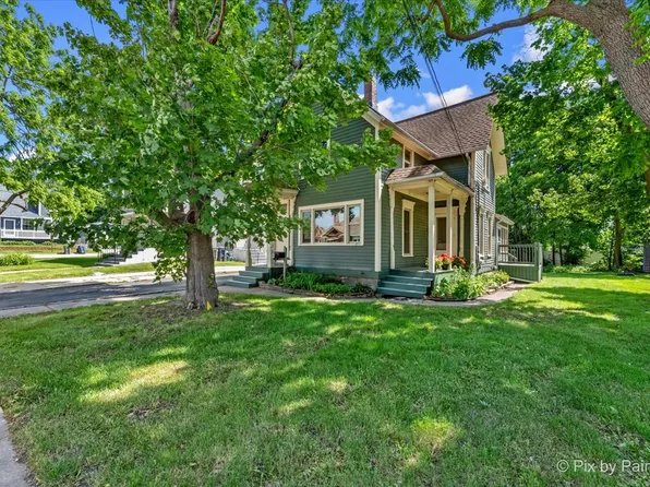 439 S State St, Elgin, IL 60123