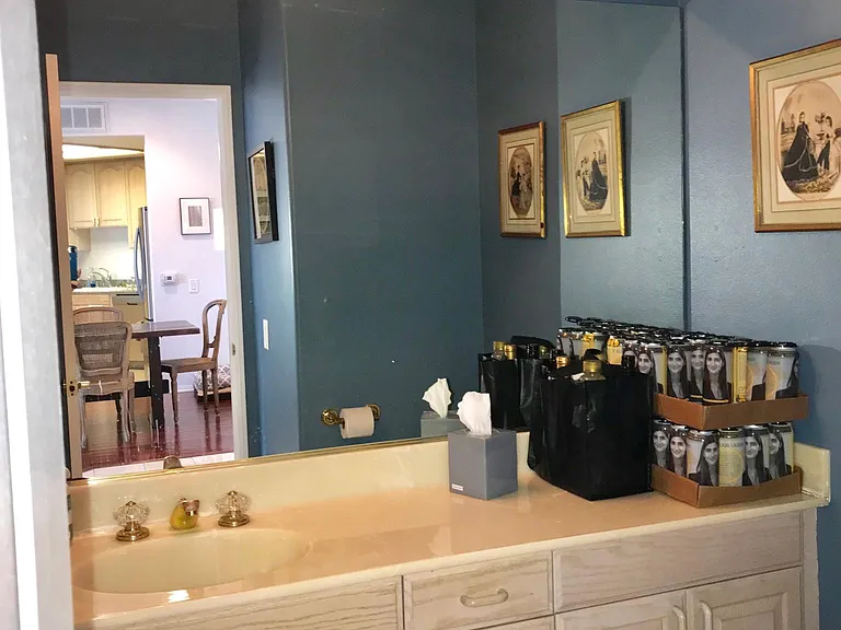 8349 Blackburn Ave #302 — Photo 85