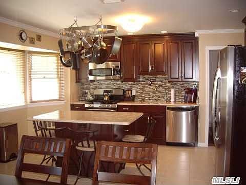 3rd image of 1808 Park Dr