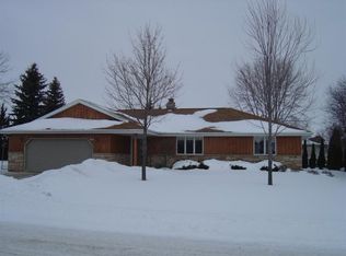 W2858 Schmalz Cir, Appleton, WI 54915