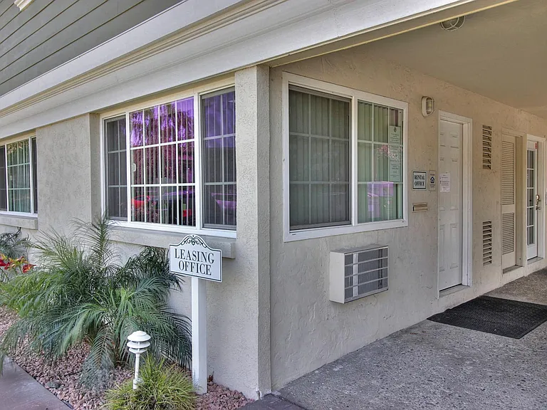 Mountain View Place — Photo 12