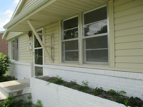 2nd image of 5404 Meadowbrook Dr