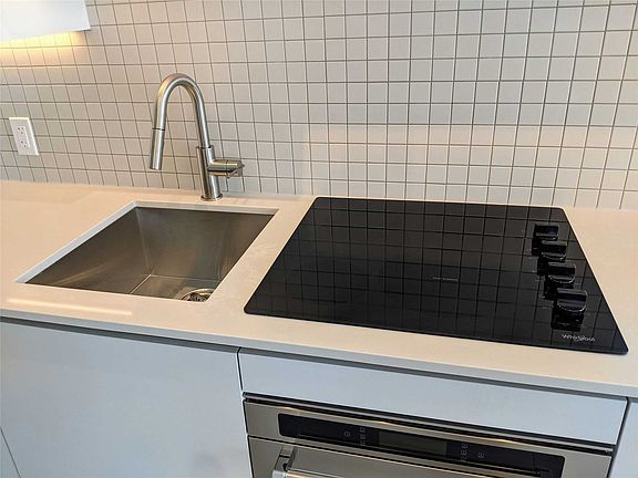 5th image of 950 Portage Pkwy #5107