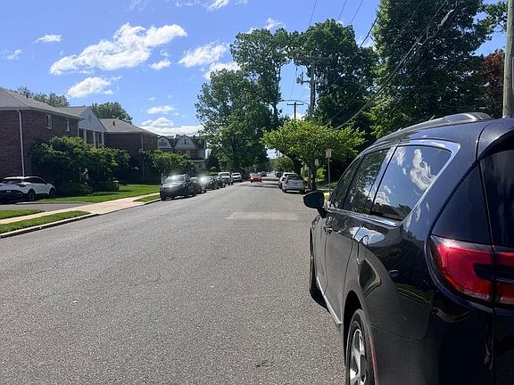3rd image of 402 Solly Ave
