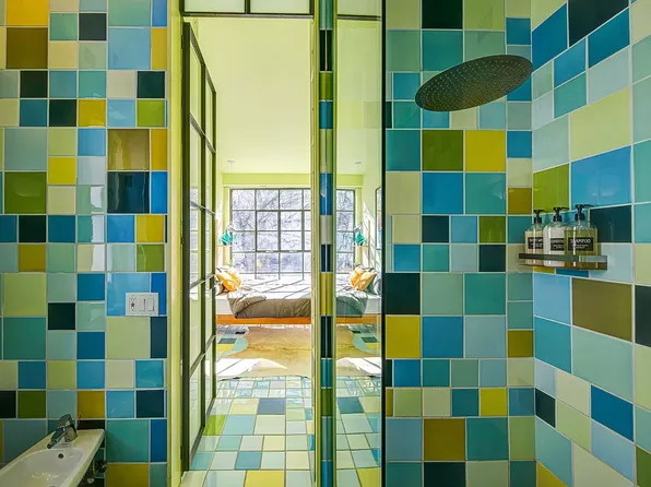 290 Bleecker Street image 12 of 29