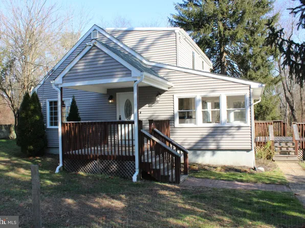 328 Church Rd, Medford, NJ 08055