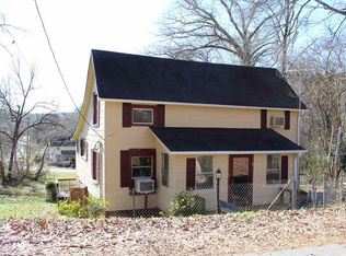 14 McGowan St, Enoree, SC 29335