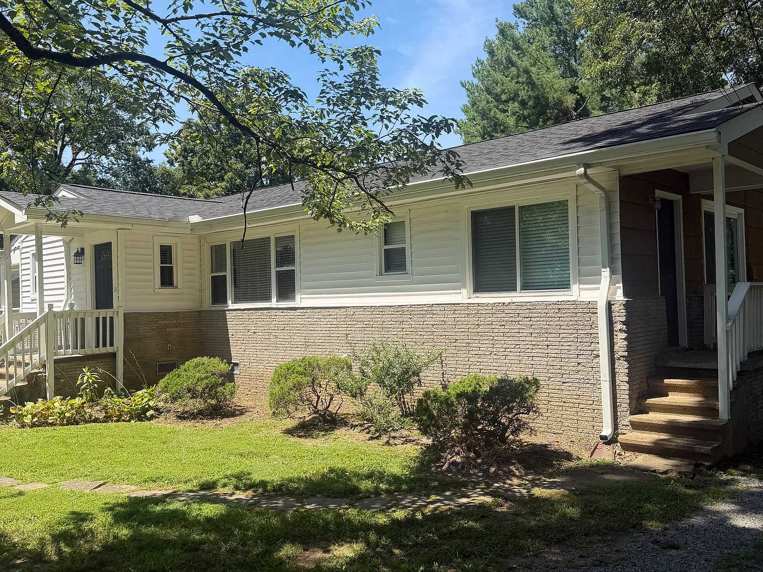 713 James Blvd — Photo 1