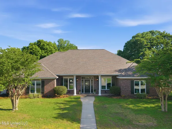 106 Surgeres Pl, Ocean Springs, MS 39564