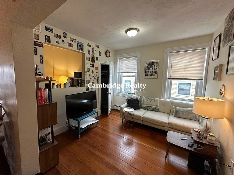 1056 Cambridge St #4T — Photo 2