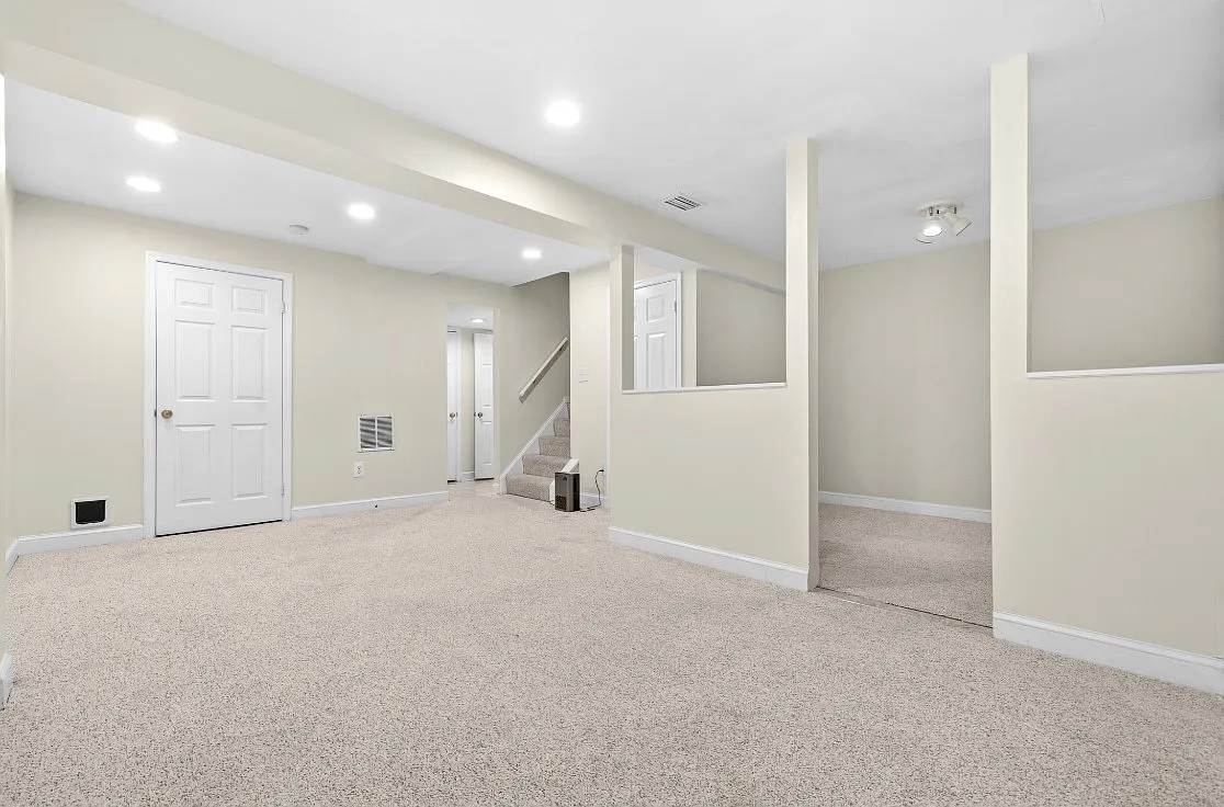3 bed, 2.5 bath, 2000 sqft, $2,700 — Photo 1