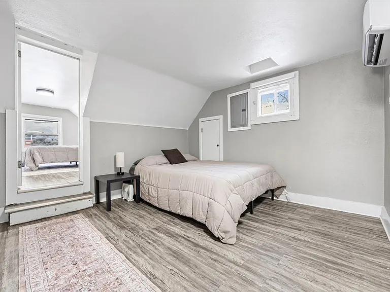 1241 Cedar St #1 — Photo 17