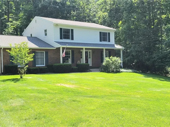 1061 Nina Ln, Akron, OH 44333