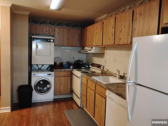 4th image of 10 Orchard Street #3F