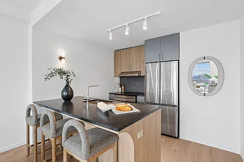 55 Willoughby St Photo 1