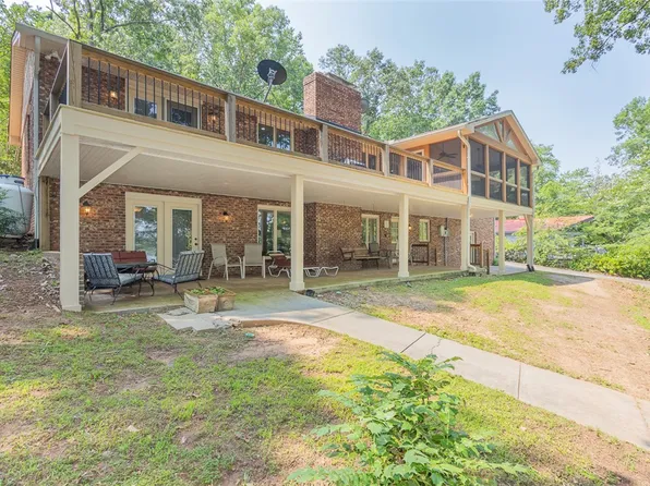 221 Stelling Dr, Townville, SC 29689