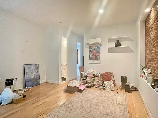 Rented by Bohemia Realty Group | media 2