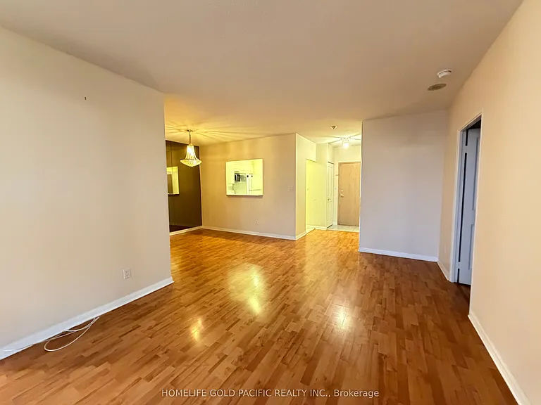 88 Corporate Dr #Penthouse 17 — Photo 13