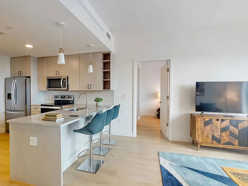 153 Brighton Ave #303