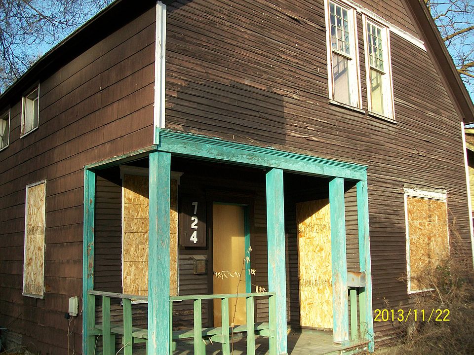 2nd image of 724 S Freya St
