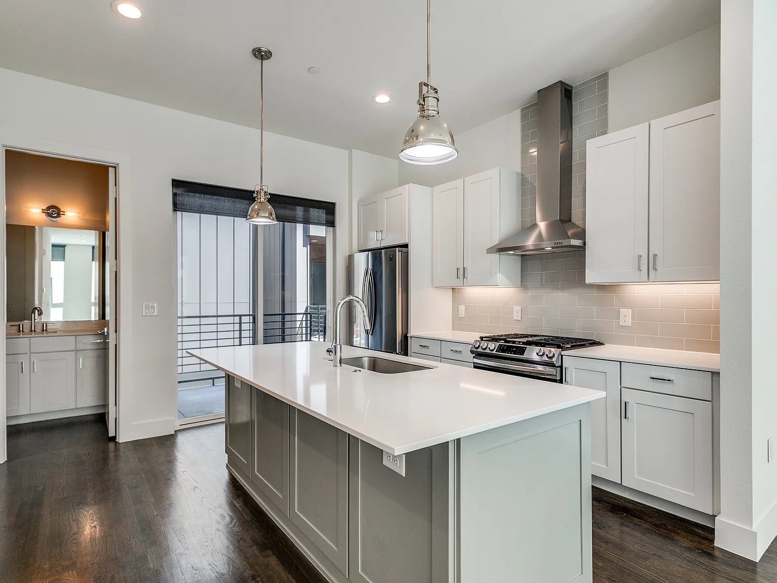 2 bed, 2.5 bath, 1488 sqft, $3,100 — Photo 1