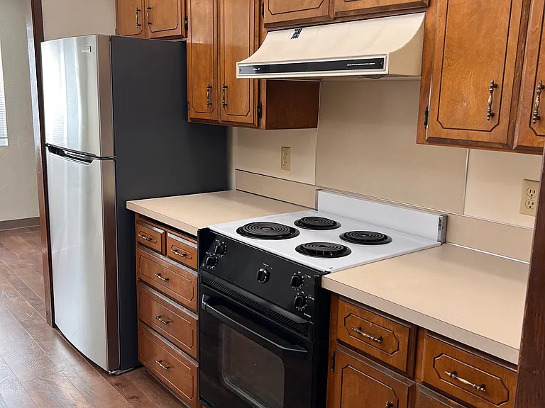 1010 Midway Dr NE #10 — Photo 6
