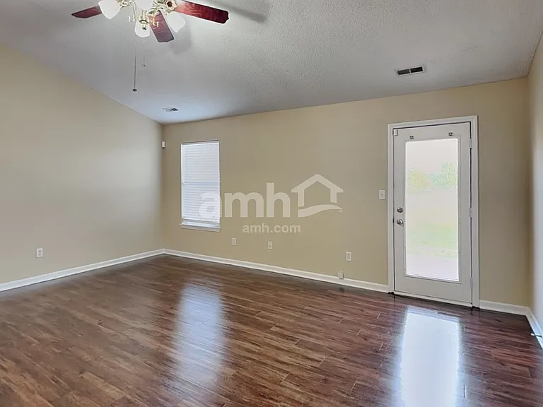 2265 Lakecrest Dr — Photo 7