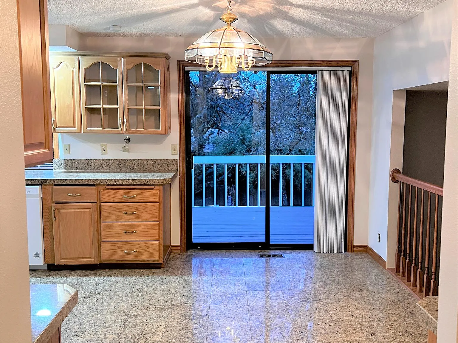 4 bed, 2.5 bath, 2340 sqft, $4,000 — Photo 3