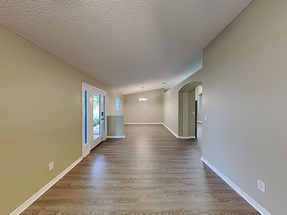 5th image of 3033 Pineda Crossing Dr