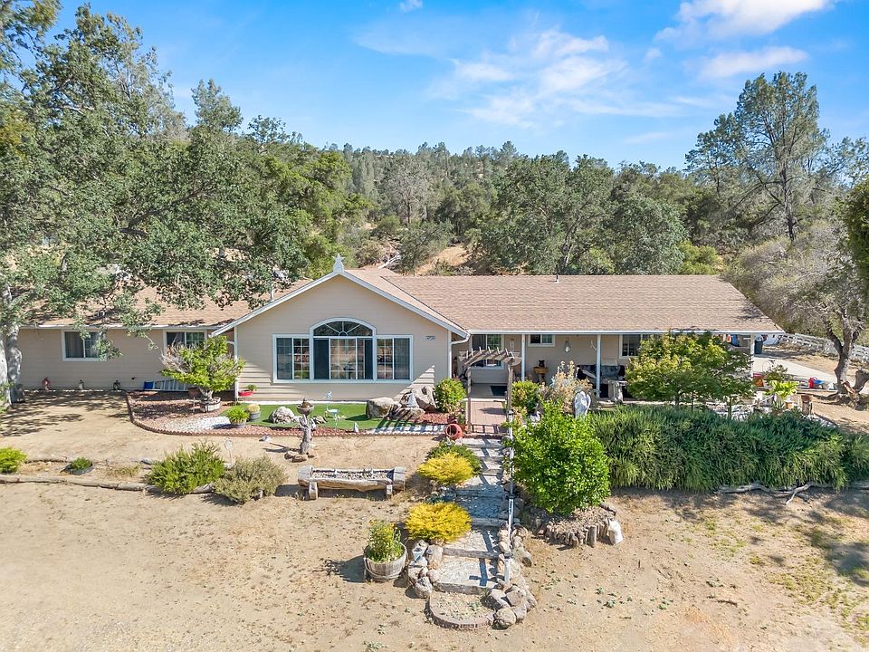 1st image of 40776 Garnet Creek Ln