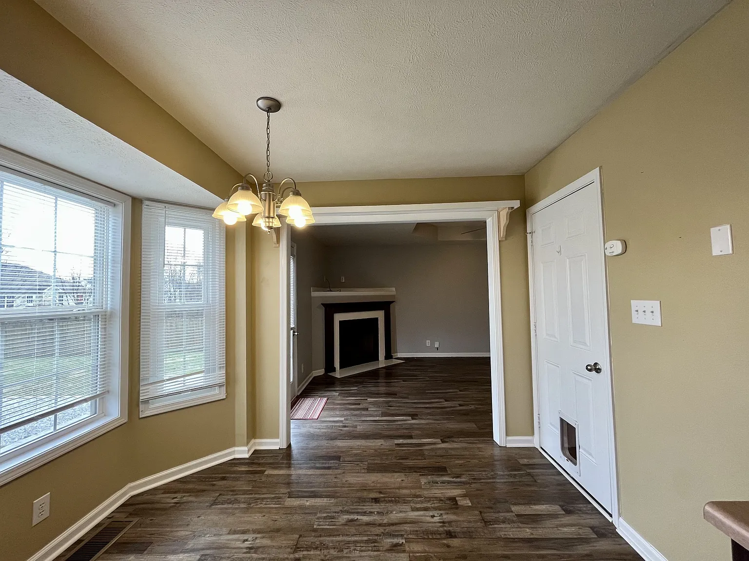 3 bed, 1108 sqft, $1,595 — Photo 4
