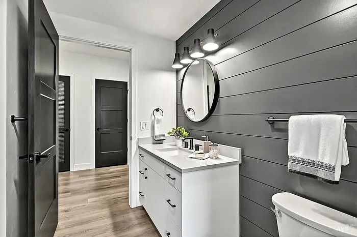 1620 W Bannock St #160 — Photo 2