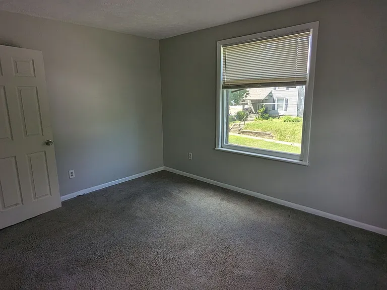 498 Gage St — Photo 26