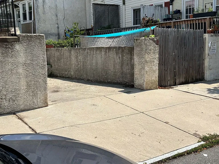 213 Green Ln — Photo 23