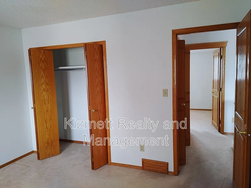 6 bed, 3.0 bath, $3,200 — Photo 4