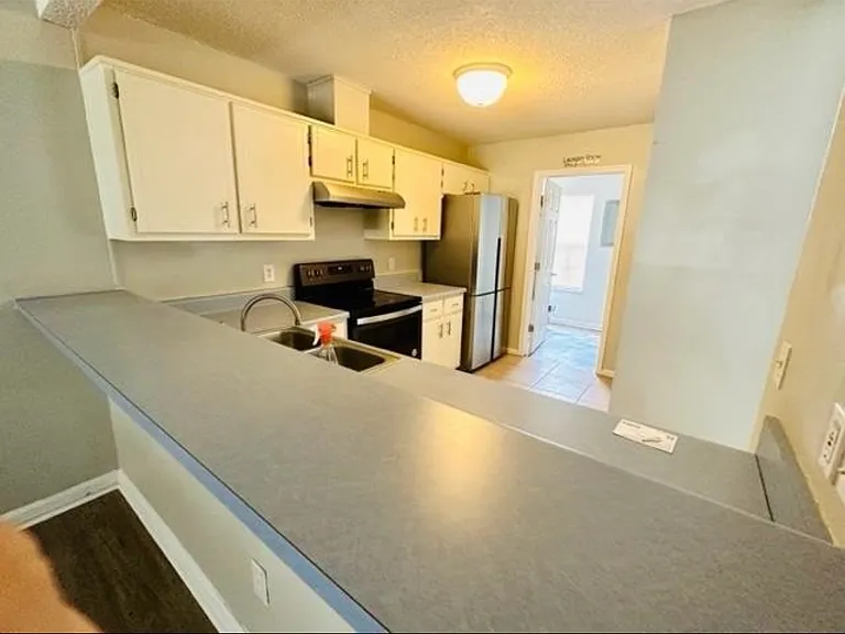 4160 Mission Trace Blvd — Photo 11