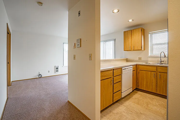 Wallingford Avenue Apartments — Photo 17